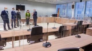 Javier Marca recibe a Concha Andreu con motivo de las últimas reformas en el Palacio de Justicia